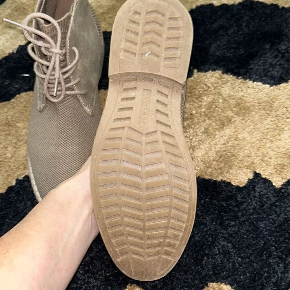 Steve Madden boys lace up boots brown/taupe sz 4